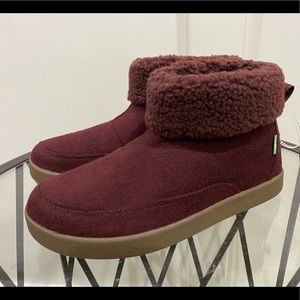 Sanuk - Women's Roll-Top Bootie